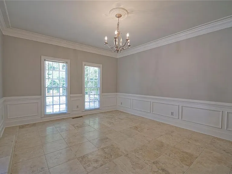 1150 Goodwin Pl — Photo 6