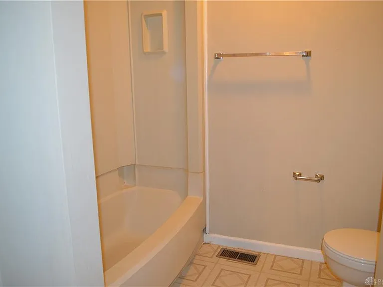 1215 Robbins Run Ct — Photo 13