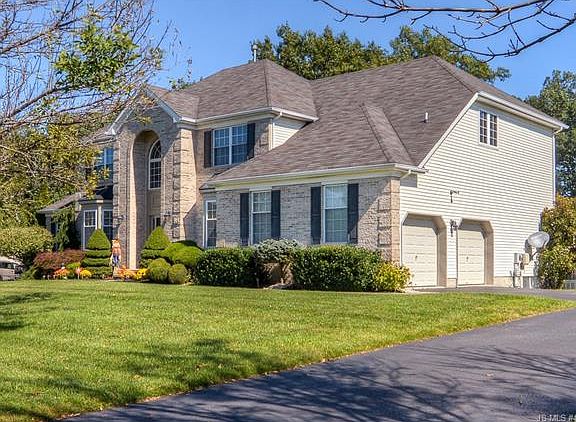 2nd image of 88 Newington Ln