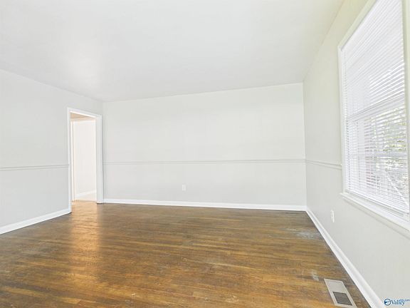 4th image of 619 Slaughter Rd