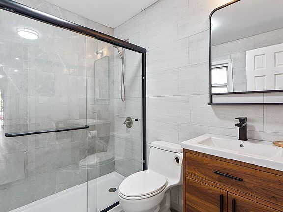 3rd image of 169 1/2 Prospect Ave #1