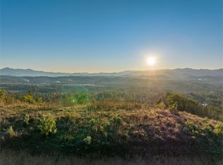 147 McKenzie Ridge Rd, Grants Pass, OR 97526