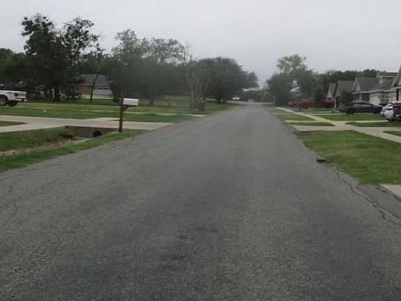 Exterior Neighborhood (street photo)