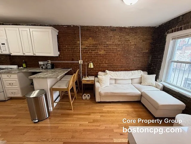 60 N Margin St #8 — Photo 4
