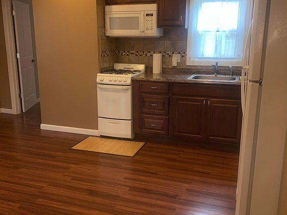 3rd image of 275 Clifton Ave Floor 2