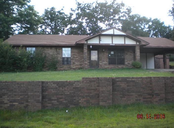 1st image of 1815 N 29th St