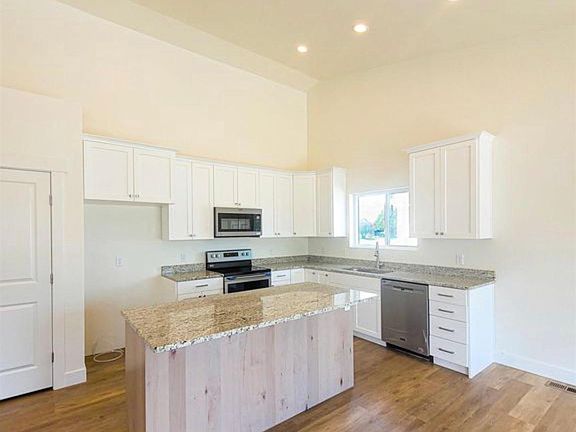 5th image of 2359 Almo Ave