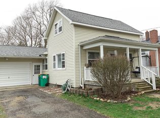 438 S Sheldon St, Charlotte, MI 48813
