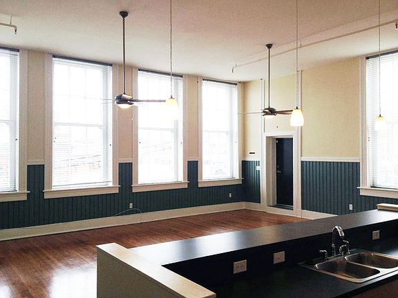 2nd image of 133 N Sycamore St APT 16