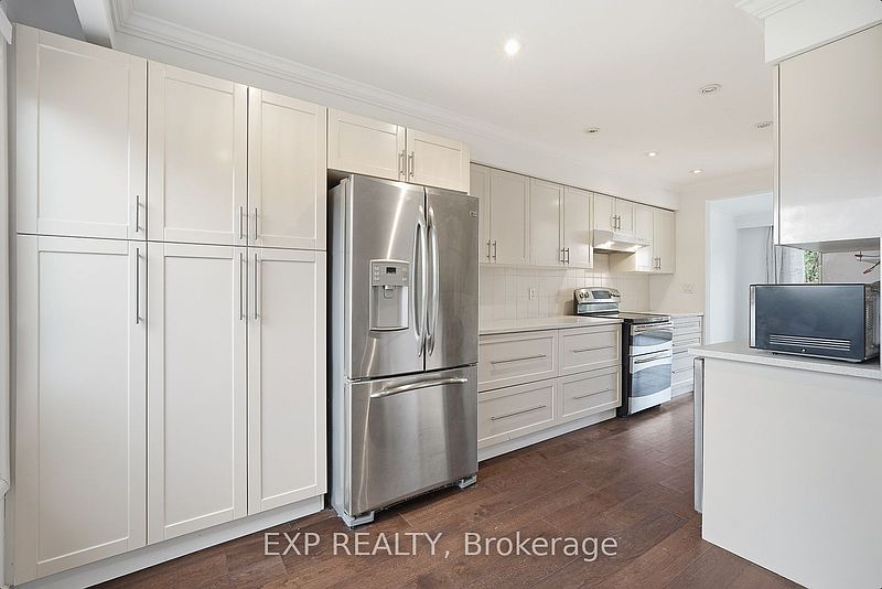 Toronto House for rent - 4 Bedrooms — photo 16