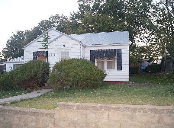 2nd image of 1818 J St