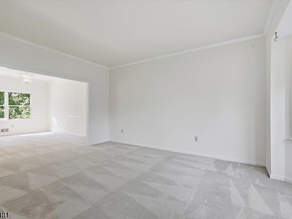 3rd image of 151 Brandon Ct