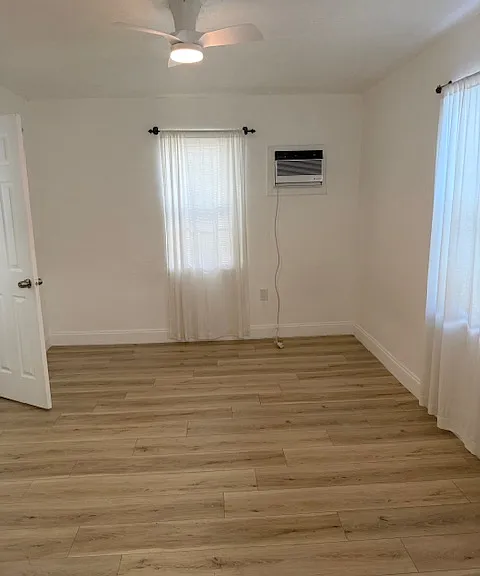 6122 NE 5th Ave #3 — Photo 4