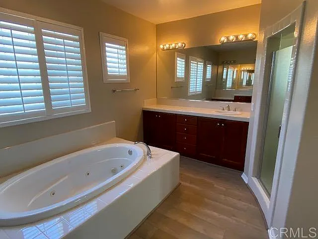 2330 Douglaston Gln — Photo 18
