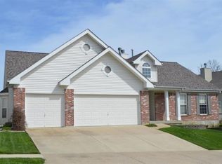 1462 Hawkins Meadow Dr, Fenton, MO 63026