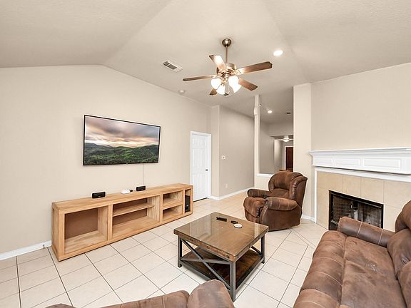 5th image of 17918 Carroll Place Ln