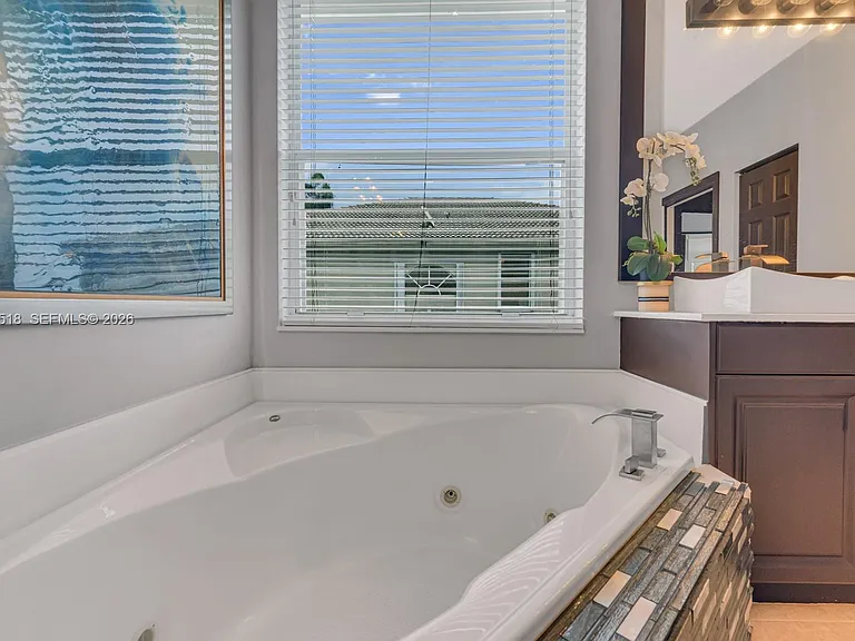 19500 SW 39th Ct — Photo 45