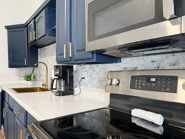 810 W Iowa St #B — Photo 18