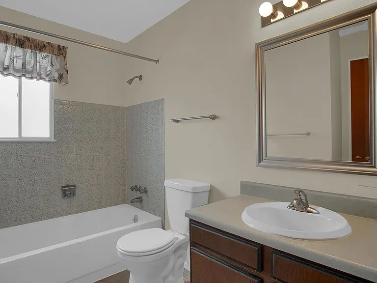 1197 Applewood Dr — Photo 16