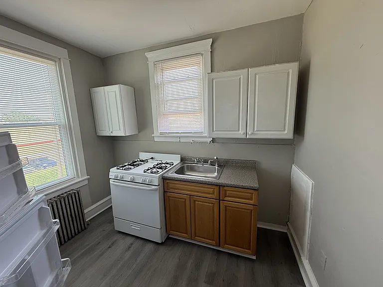 1945 W Hunting Park Ave — Photo 11
