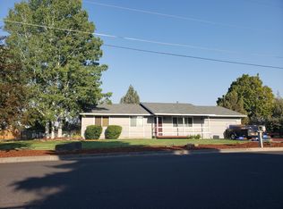 1520 NW Rimrock Dr, Redmond, OR 97756