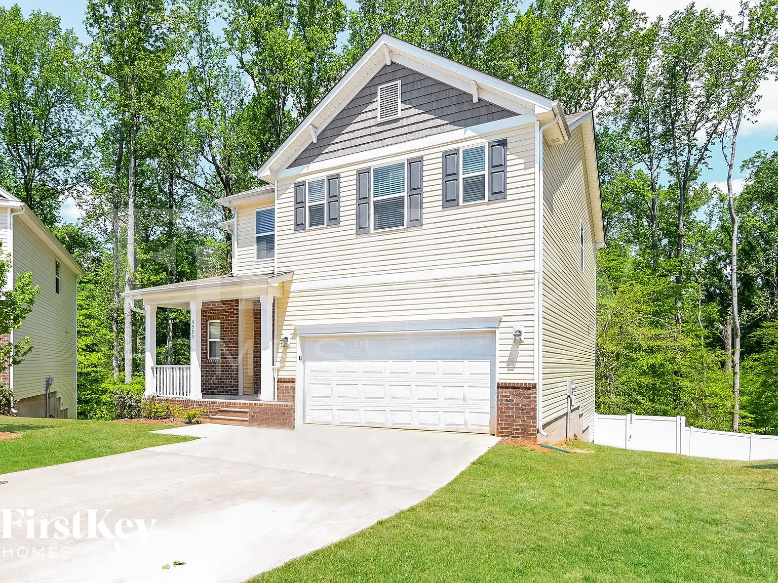5 bed, 3.5 bath, 2788 sqft, $2,895 — Photo 2