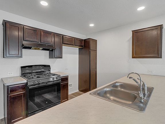 4th image of 445 Moonvine Way