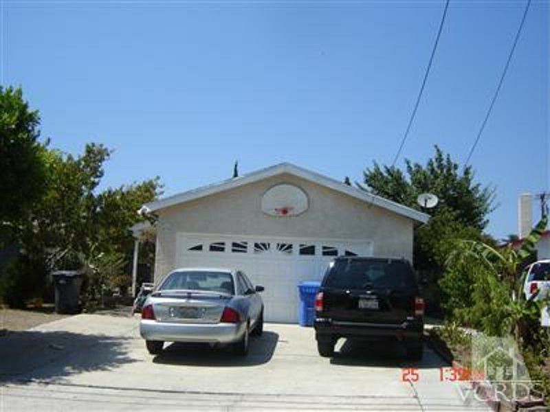 1st image of 895 Irving Dr