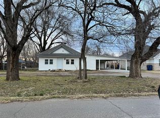 1011 E Foreman St, El Reno, OK 73036