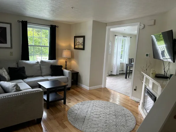 69 Maggie Ln, Portland, ME 04103