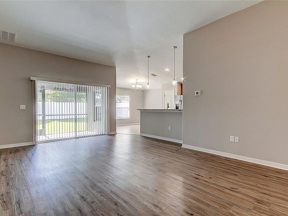 3rd image of 18118 Arbor Crest Dr