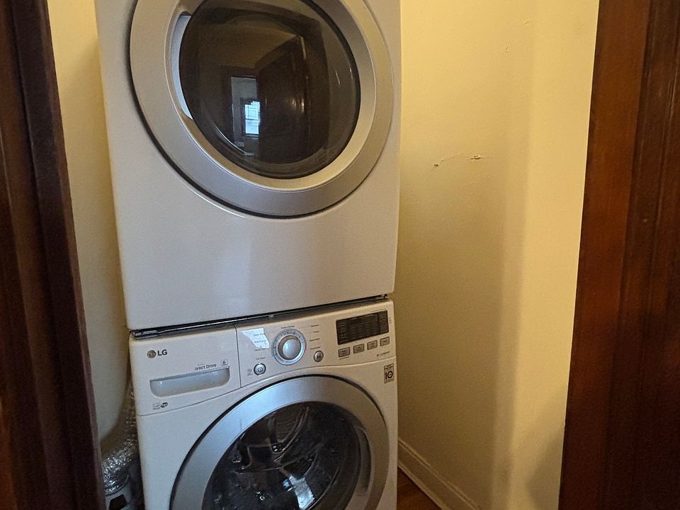 1st image of 1010 N Austin Blvd APT 3S