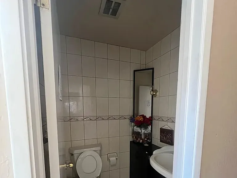 215 Dennis Dr — Photo 9