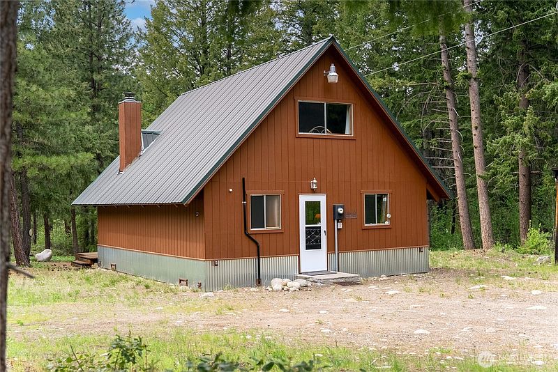 3rd image of 37 E Buttermilk Creek Road