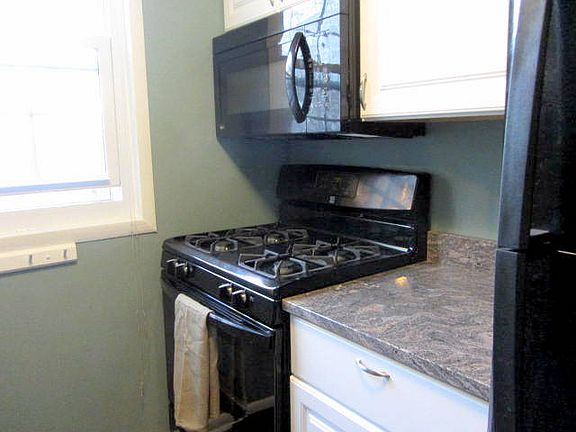3rd image of 2028 N Vermont St APT 204