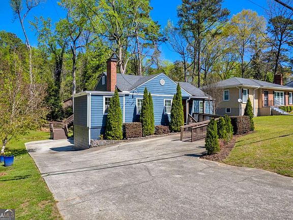 2nd image of 2035 Beecher Rd SW