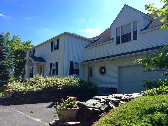 Front/Driveway/Stone Walls