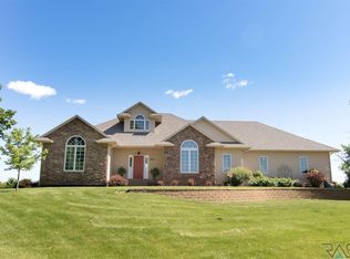 1900 E 2nd St, Hartford, SD 57033