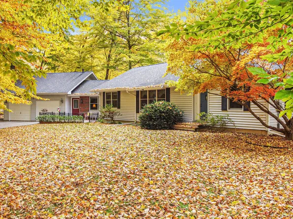 2192 Butler Rd, Dowling, MI 49050