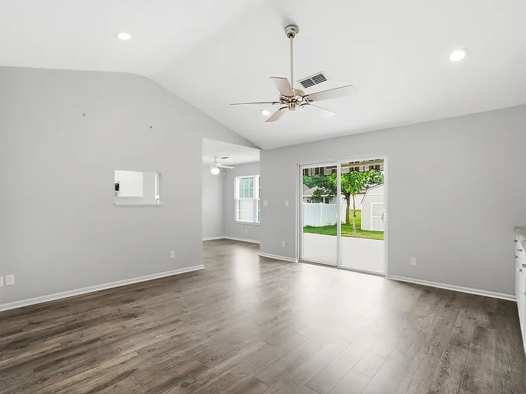 9083 Marquis Dr — Photo 9