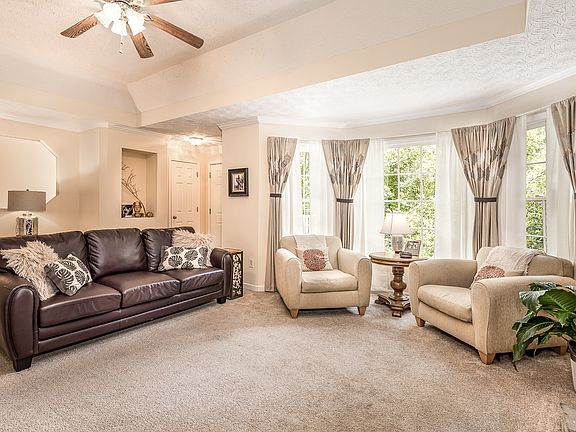 Soaring ceiling & bay window