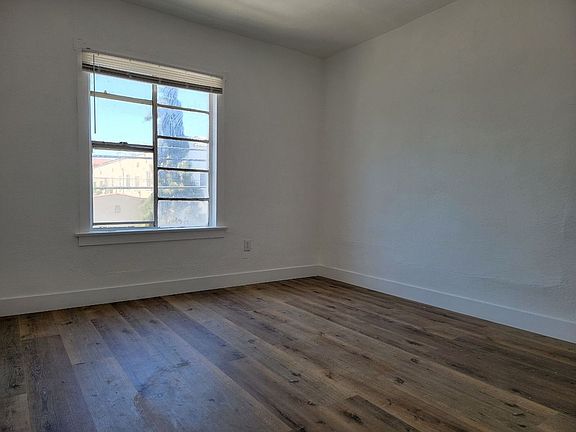 4th image of 410 Witmer St APT 8