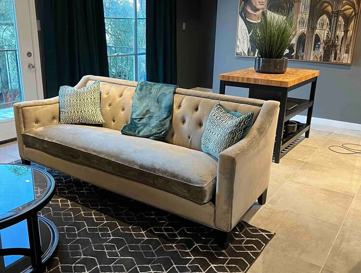1 bed, 1.0 bath, 656 sqft, $2,706 — Photo 1
