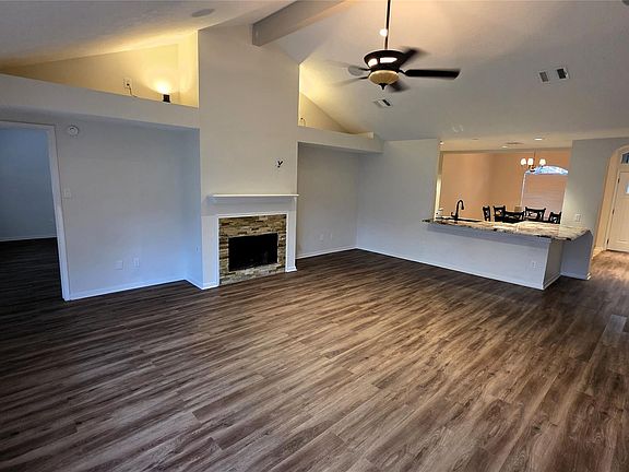 4th image of 3407 Berry Grove Dr