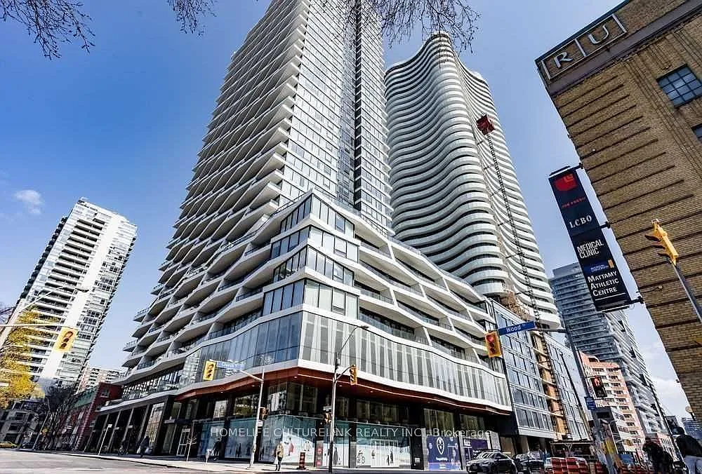 3 bed, $2,950 — Photo 1