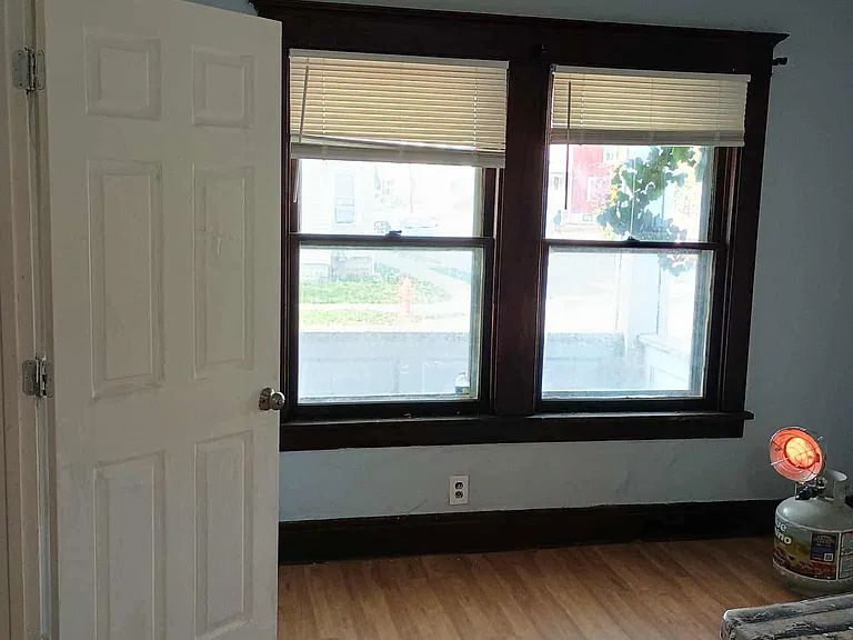 176 Chadduck Ave — Photo 3
