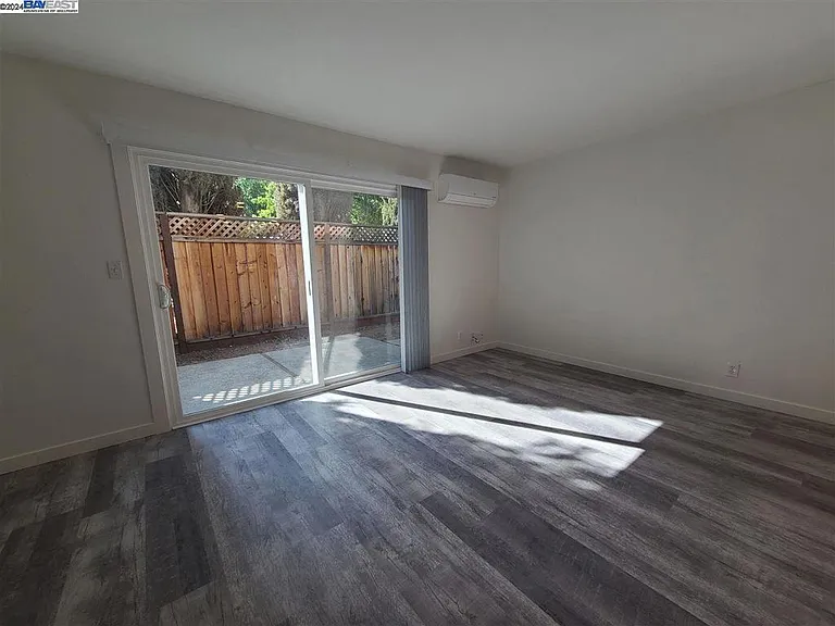 749 Palomino Dr — Photo 10