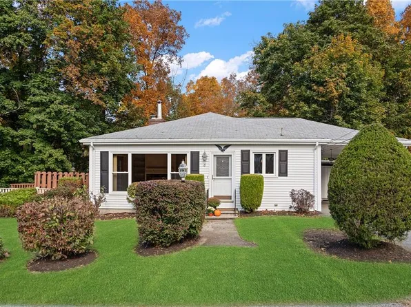 8 Welcome Rd, Smithfield, RI 02917