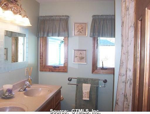 BA w/dbl corian sinks