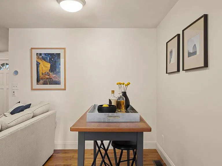 280 E St #1 — Photo 13